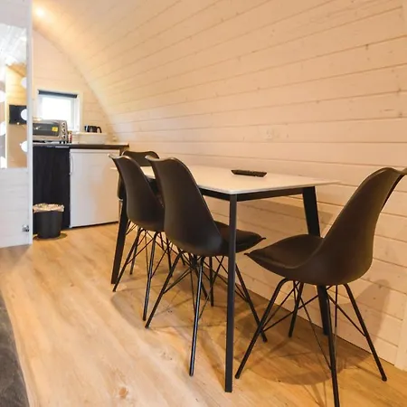 2 Bedroom Cozy In